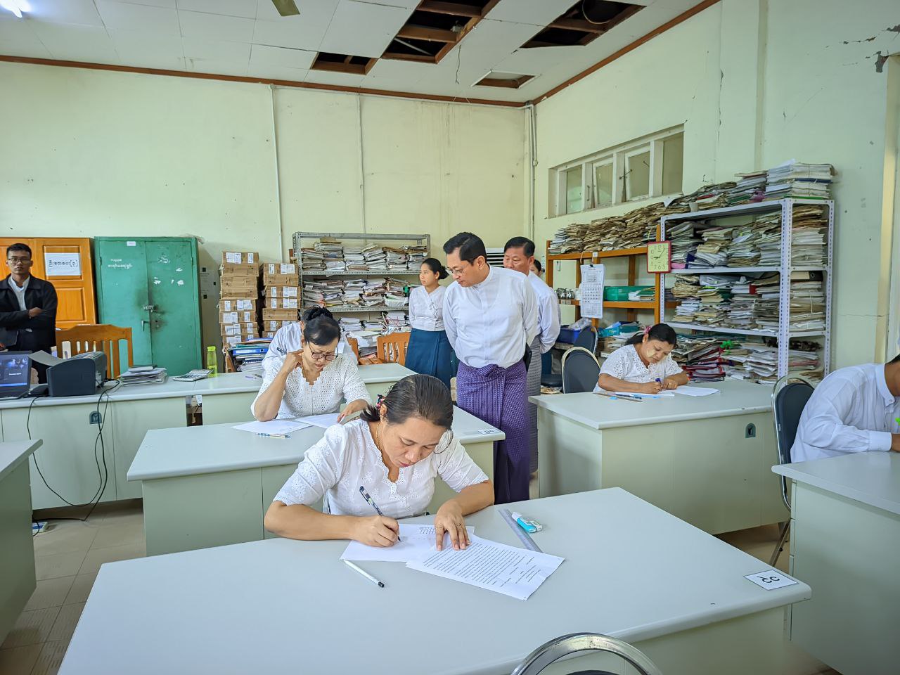 ဘဏ္ဍာရေးနှင့်အခွန်ဝန်ကြီးဌာန၊ ပင်စင်ဦးစီးဌာနရှိ ဦးစီးအရာရှိများအား လက်ထောက်ညွှန်ကြားရေးမှူးရာထူးသို့ တိုးမြှင့်ပေးရေးအတွက် အရည်အချင်းစစ်စာမေးပွဲကျင်းပခြင်း